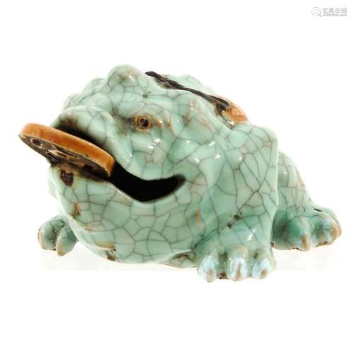 A Tea Frog Sculpture