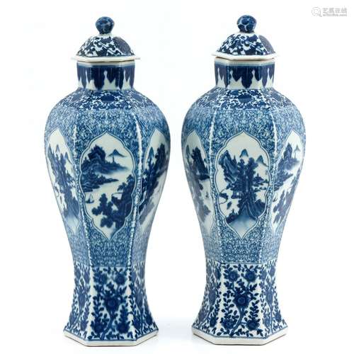 A Pair of Blue and White Vase with Covers