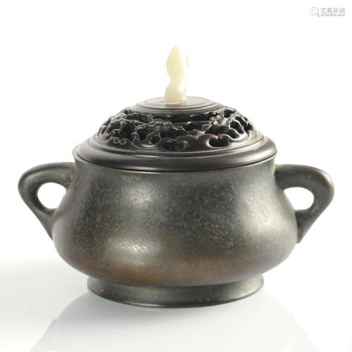 A CHINESE BRONZE INCENSE HOLDER