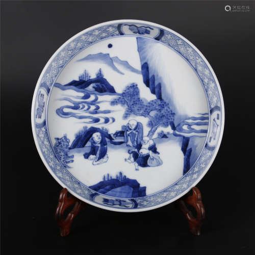 A QING DYN. BLUE-AND-WHITE GLAZED PORCELAIN DISPLAY PLATE