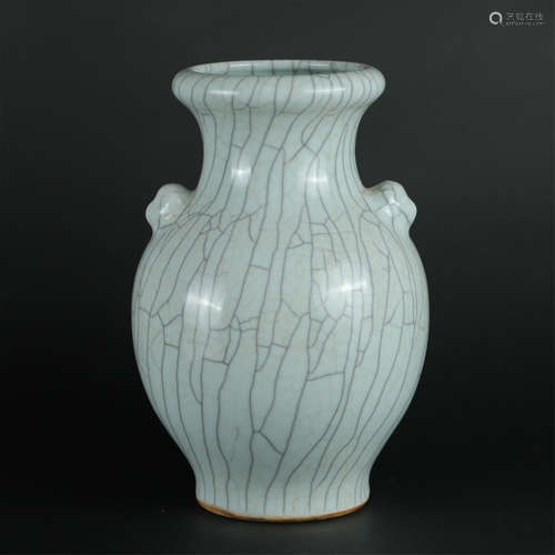 A QING DYN. GE YAO KILN PORCELAIN VASE