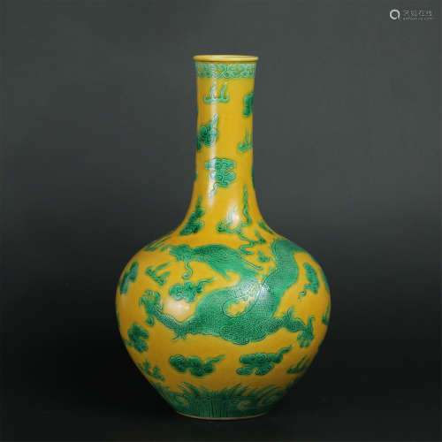 A QING DYN. YELLOW-AND-GREEN GLAZED PORCELAIN VASE