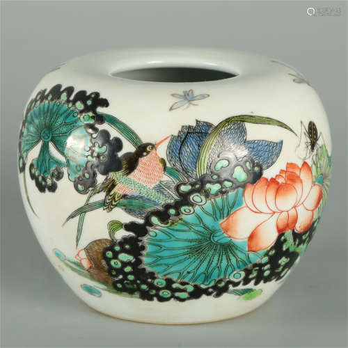 A WUCAI PORCELAIN BRUSH WASHER OR WATER CONTAINER