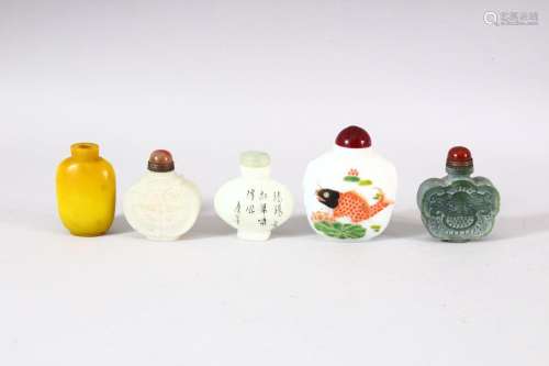 A MIXED LOT OF 5 CHINESE SNUFF BOTTLES - Consisting of three...
