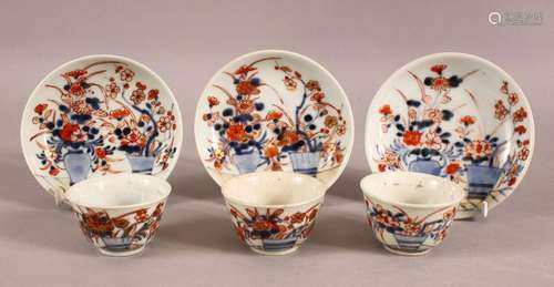 A MIXED LOT OF THREE CHINESE IMARI TEA BOWLS & SAUCERS -...