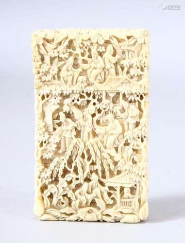 A GOOD CHINESE CANTON CARVED IVORY CARD CASE, carved with fi...