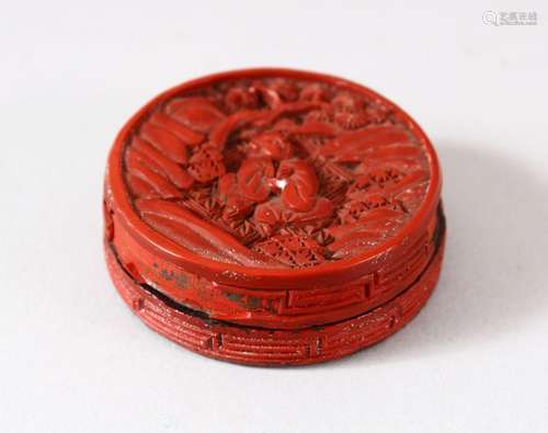 A SMALL CINNABAR LACQUER BOX AND COVER, 4.5cm diameter.