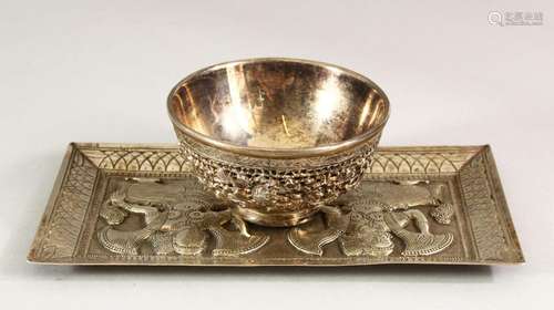 A FINE 19TH CENTURY BURMESE OPENWORK SILVER BOWL, 9cm diamet...