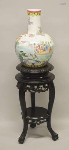 A LARGE LATE 19TH / EARLY 20TH CENTURY CHINESE FAMILLE ROSE ...