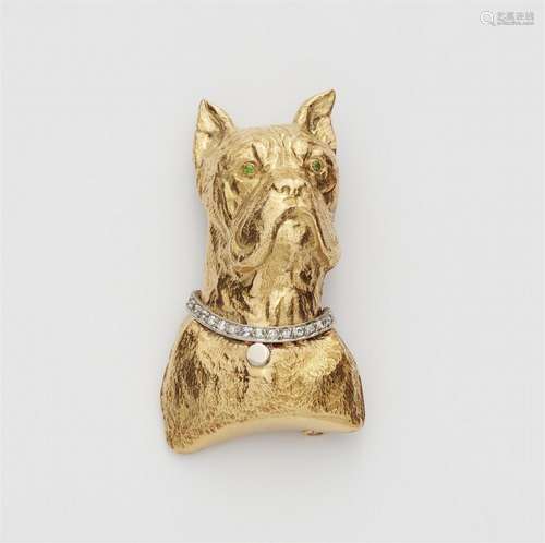 An 18k gold boxer dog brooch