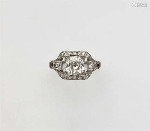 A Belle Epoque 18k white gold diamond solitaire ring