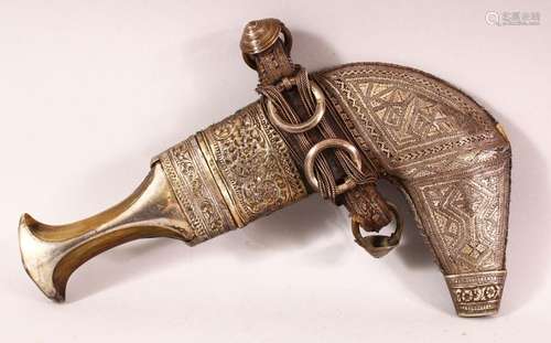 A FINE 19TH CENTURY YEMEN SILVER MOUNTED HORN HANDLED JAMBIY...