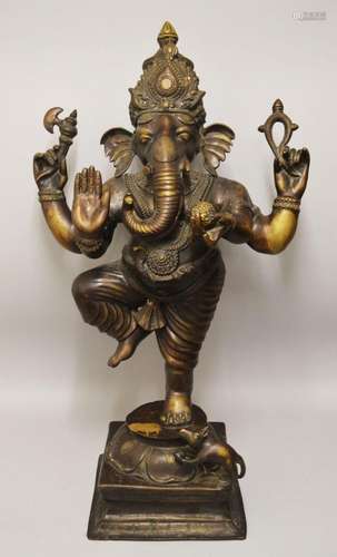 A LARGE AND HEAVY 18TH / 19TH CENTURY INDIAN BRONZE FIGURE O...