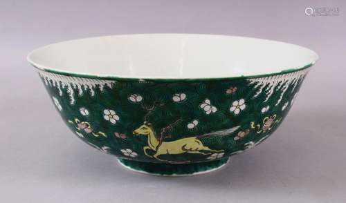 A 19TH / 20TH CENTURY CHINESE FAMILEL VERTE PORCELAIN BOWL, ...