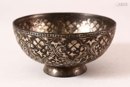 A FINE 19TH CENTURY INDIAN BIDRI SILVER INLAID BOWL - 12cm