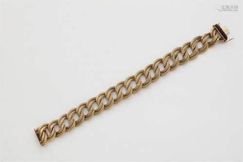 An Italian 18k gold chain bracelet