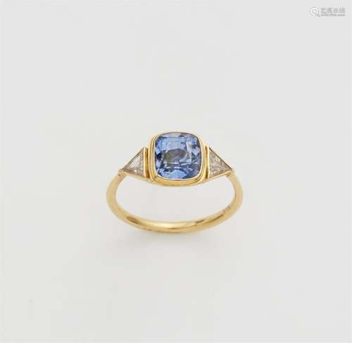 A 22k gold Ceylon sapphire ring