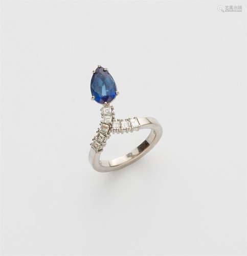 A 14k white gold Ceylon sapphire ring