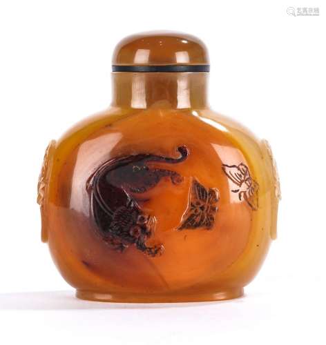 Chinese Official School Agate Tiger Snuff Bottle