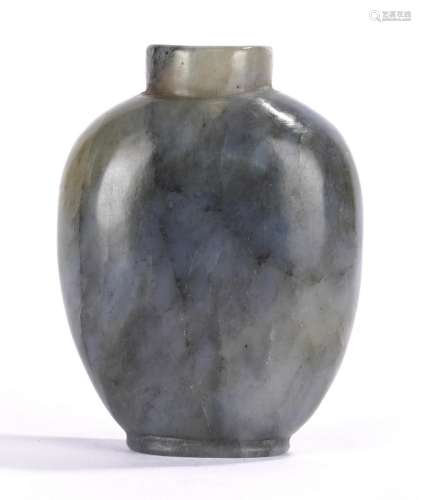 Chinese Black and White Jade Snuff Bottle