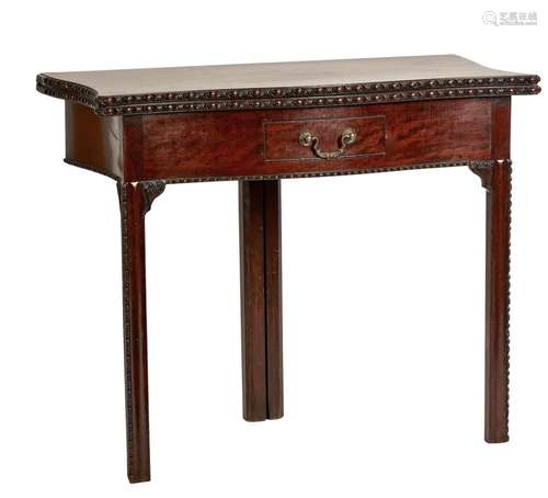 A GEORGE III PLUM-PUDDING MAHOGANY TEA TABLE