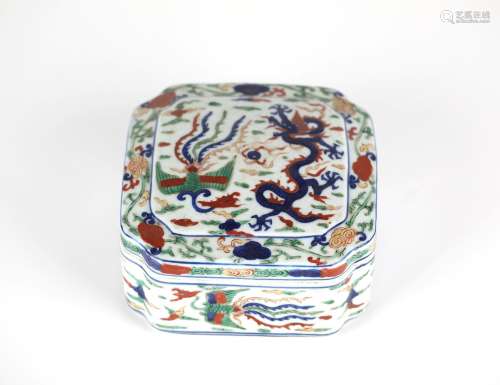 Chinese Famille Verte Covered Box