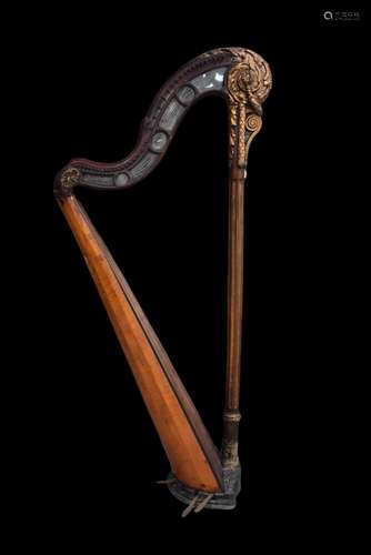 Harpe française XVIIIème en bois sculpté à restaurer., Manqu...