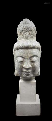 Tête de divinité en pierre sculptée., Chine fin XIXème., Ht ...