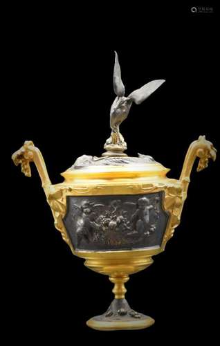 Victor PAILLARD (1805-1886)., Pot couvert en bronze doré et ...