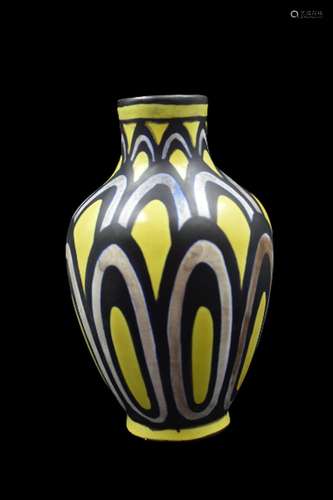 Vase Boch Kéramis., Mat finish., D.993, Ht:17 cm.