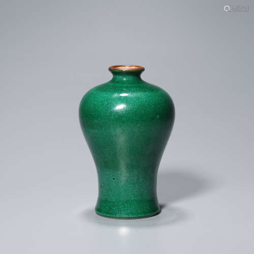 十八世纪 绿哥釉梅瓶