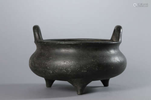 A Bronze Tripod Double-Eared Censer