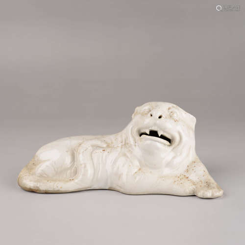 A White Glaze Pottery Mythical Beast