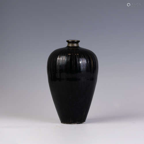 A Black Glaze Melon-Form Meiping