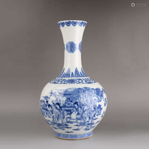 A Blue and White Figures Bottle Vase