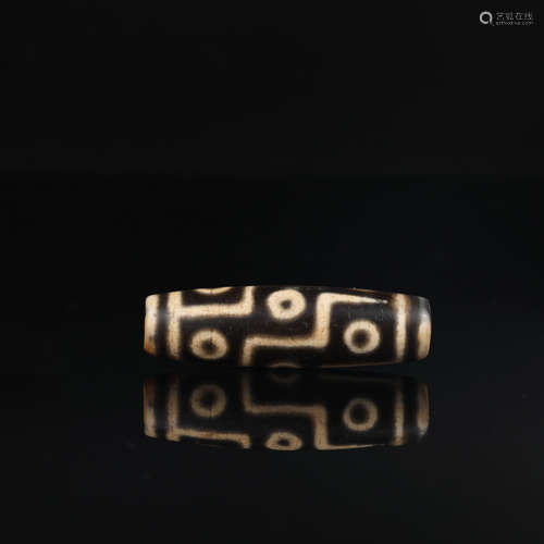 A Nine-Eyes Dzi Bead