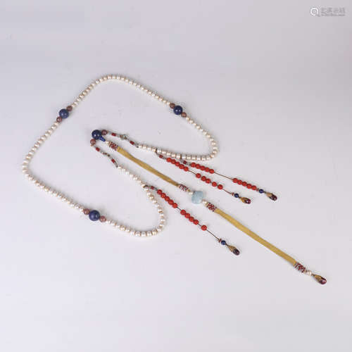 A Piece of Pearl and Lapis Lazuli Beads Court Necklace