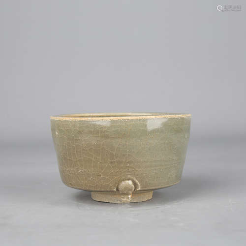 A Celadon Glaze Tripod Censer