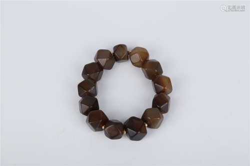 A Bracelet of Prismatic Agate Beads, Qing Dyn.