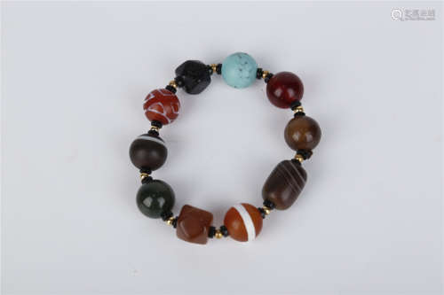 A Bracelet of Multiple Agate Beads, Qing Dyn.