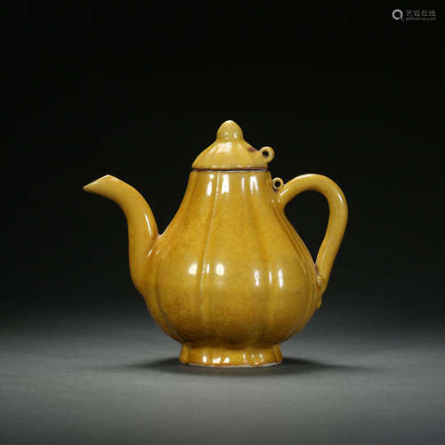 Ming Dynasty,Yellow Glaze Pear Shaped Pot