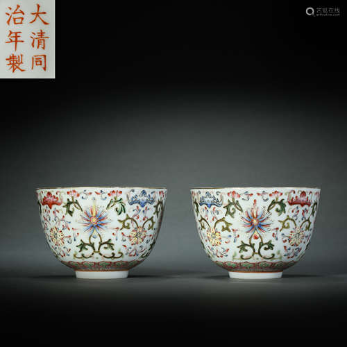 Qing Dynasty,White Ground Famille Rose Flower Pattern Cup