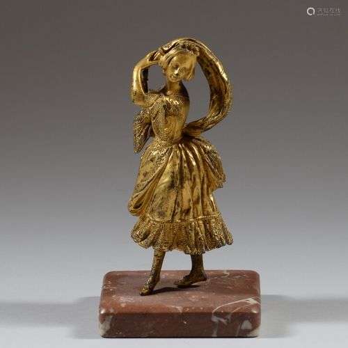 La danseuse au foulard Bronze doré sur socle en marbre. Haut...