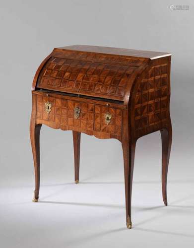 Petit bureau à cylindre en bois de placage et marqueterie de...