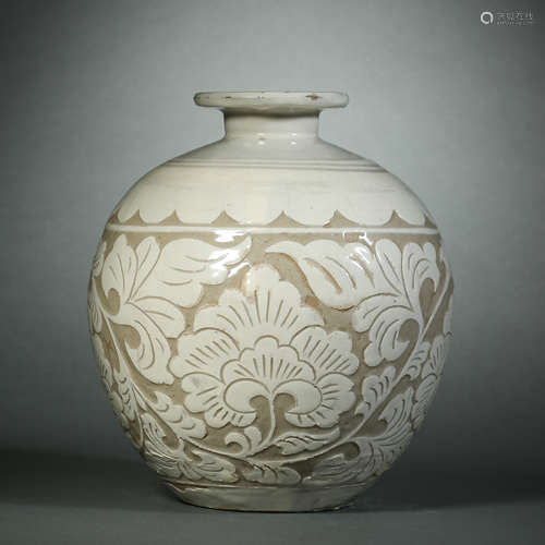 Song Dynasty,Cizhou Kiln Carved Flower Pattern Bottle