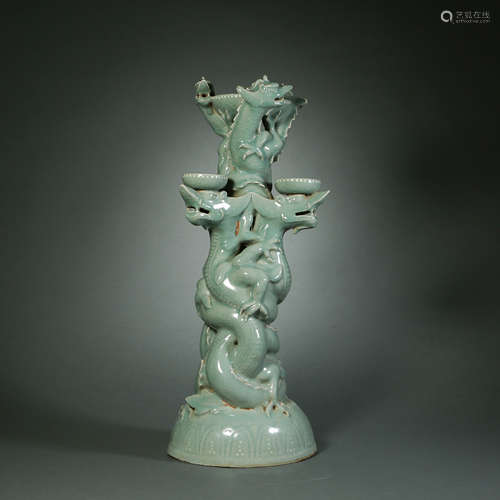 Song Dynasty,Goryeo Porcelain Coiled Dragon Candlestick