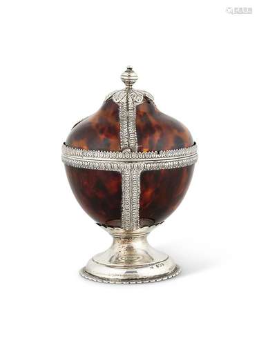 Y A VICTORIAN SMALL SILVER MOUNTED TORTOISESHELL CUP AND COV...