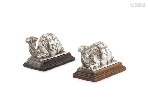 A PAIR OF EDWARDIAN SILVER NOVELTY BOXES BY CARRINGTON &...