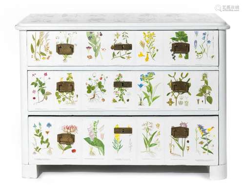 Travail SUÉDOIS COMMODE «FLORALE»