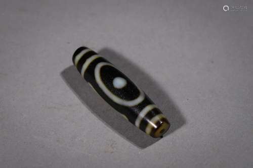 An Early Pure two eye Dzi bead